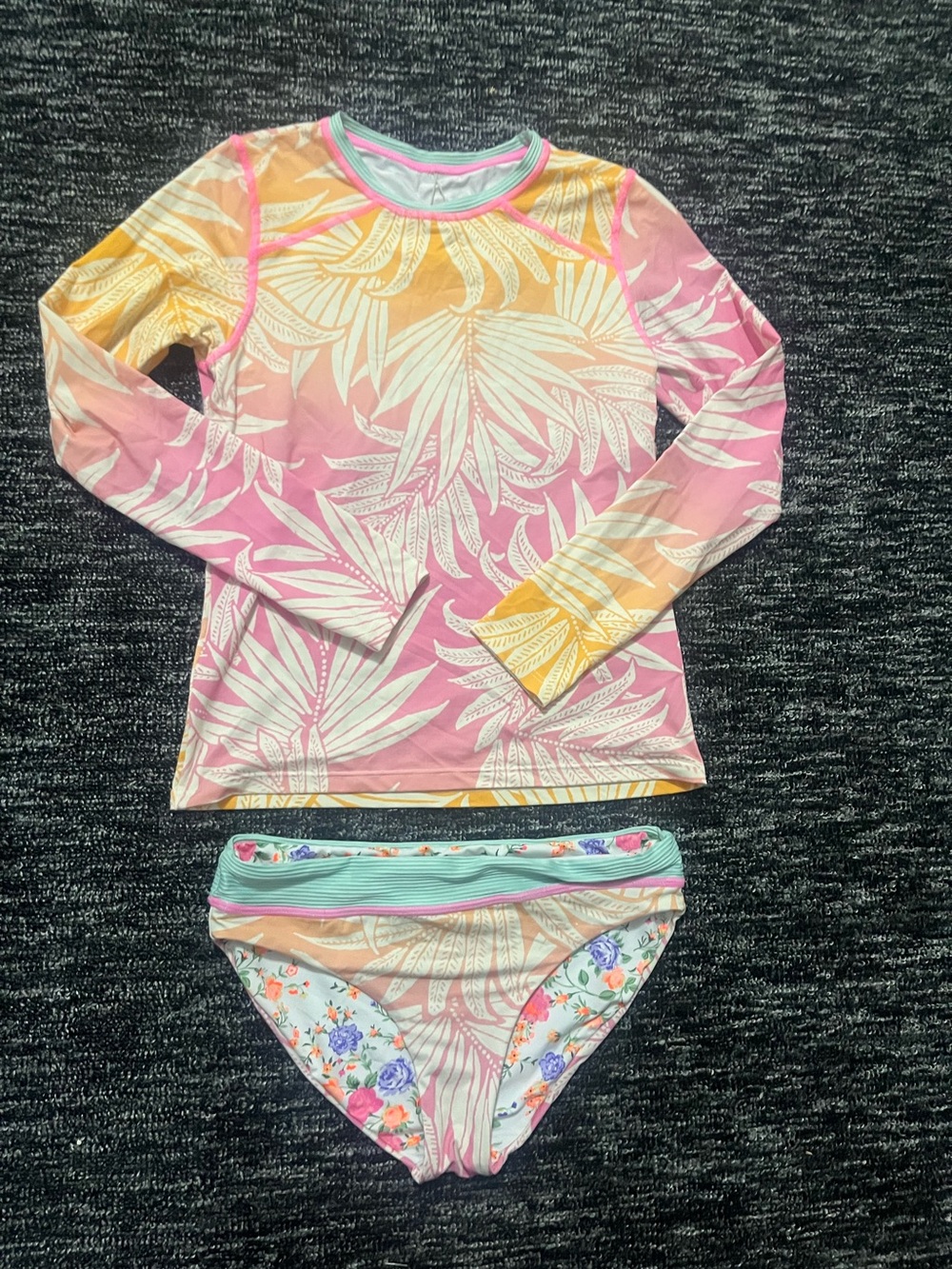 MAAJI
Girls' Ombre Foliage Odyssey Rash Guard Bikini Set size 12